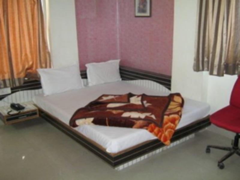 Angan Residency Hotell Ahmedabad Exteriör bild